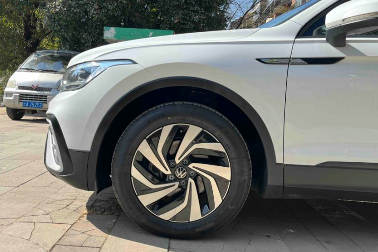 Used Volkswagen Tiguan L 2022 330TSI Automatic Two-Wheel Drive Comfort Edition Exterior 2