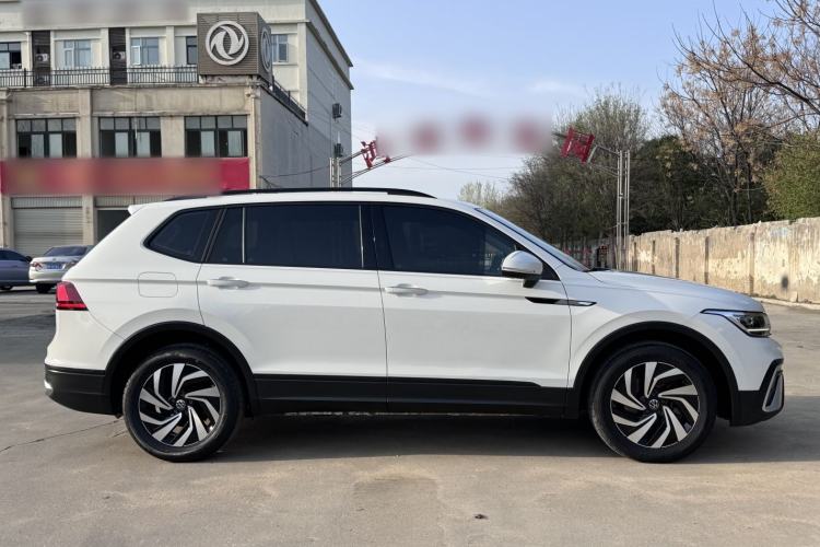 Used Volkswagen Tiguan L 2022 330TSI Automatic Two-Wheel Drive Comfort Edition Exterior 3