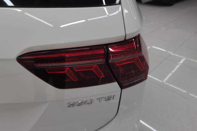 Used Volkswagen Tiguan L 2022 330TSI Automatic Two-Wheel Drive R-Line Enhanced Edition Exterior 3