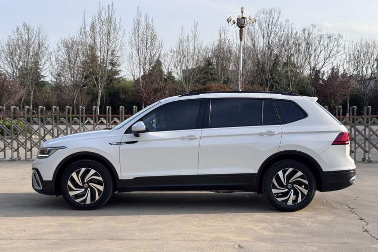 Used Volkswagen Tiguan L 2022 330TSI Automatic Two-Wheel Drive Comfort Edition Exterior 4