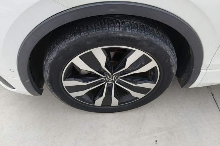 Used Volkswagen Tiguan L 2022 330TSI Automatic Two-Wheel Drive R-Line Enhanced Edition Exterior 4
