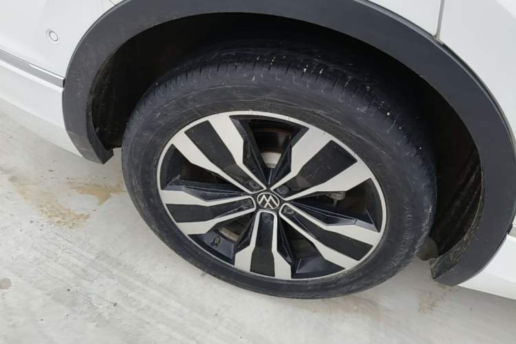Used Volkswagen Tiguan L 2022 330TSI Automatic Two-Wheel Drive R-Line Enhanced Edition Exterior 5