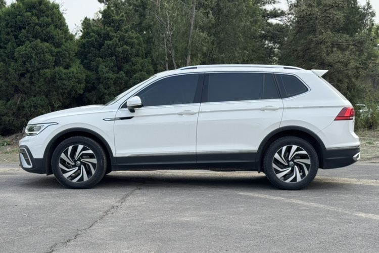 Used Volkswagen Tiguan L 2022 330TSI Automatic Two-Wheel Drive Smart Edition Exterior 5