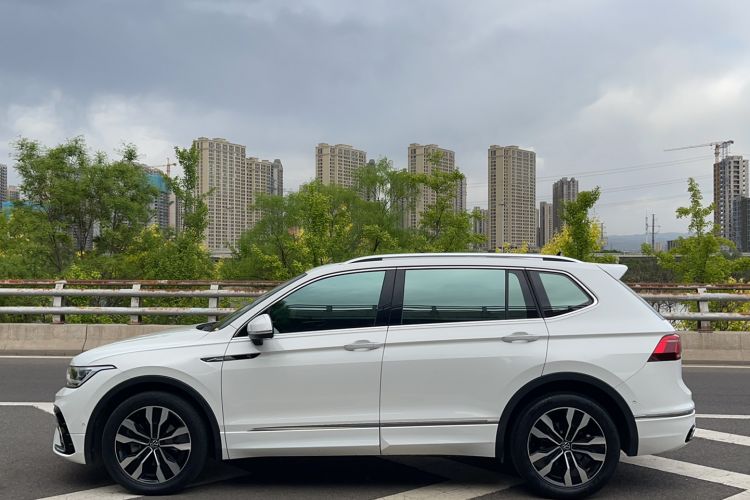 Used Volkswagen Tiguan L 2022 330TSI Automatic Two-Wheel Drive R-Line Enhanced Edition Exterior 5