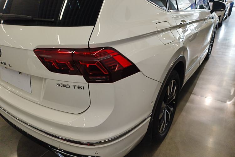 Used Volkswagen Tiguan L 2022 330TSI Automatic Two-Wheel Drive R-Line Enhanced Edition Exterior 6