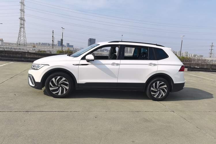Used Volkswagen Tiguan L 2022 330TSI Automatic Two-Wheel Drive Comfort Edition Exterior 7