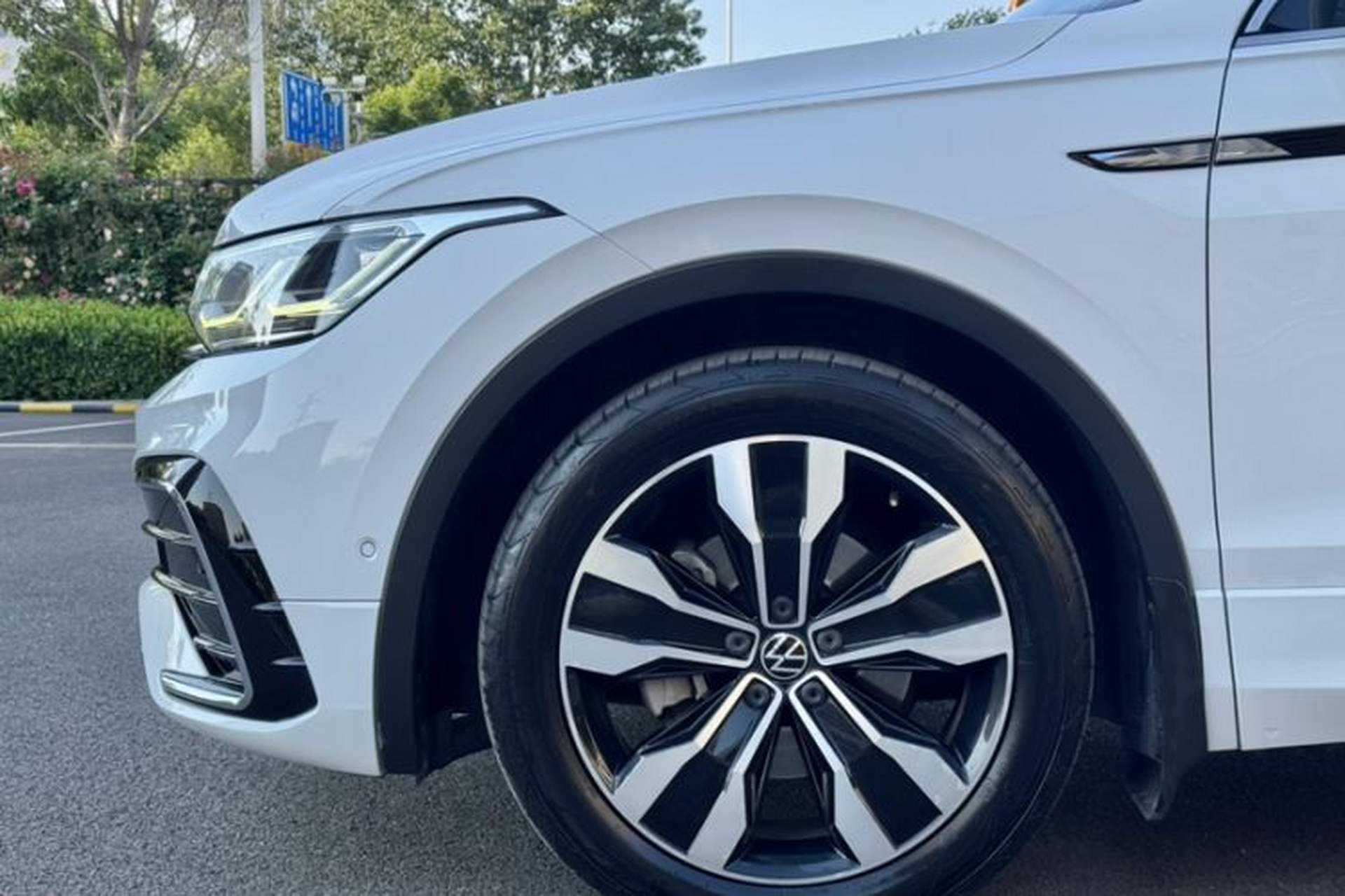 Used Volkswagen Tiguan L 2022 330TSI Automatic Two-Wheel Drive R-Line Flagship Edition Exterior 7