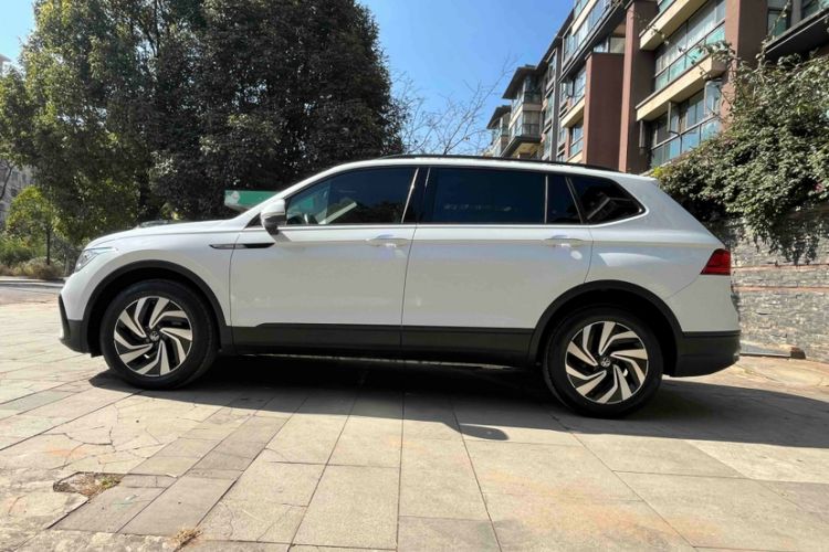 Used Volkswagen Tiguan L 2022 330TSI Automatic Two-Wheel Drive Comfort Edition Exterior 7