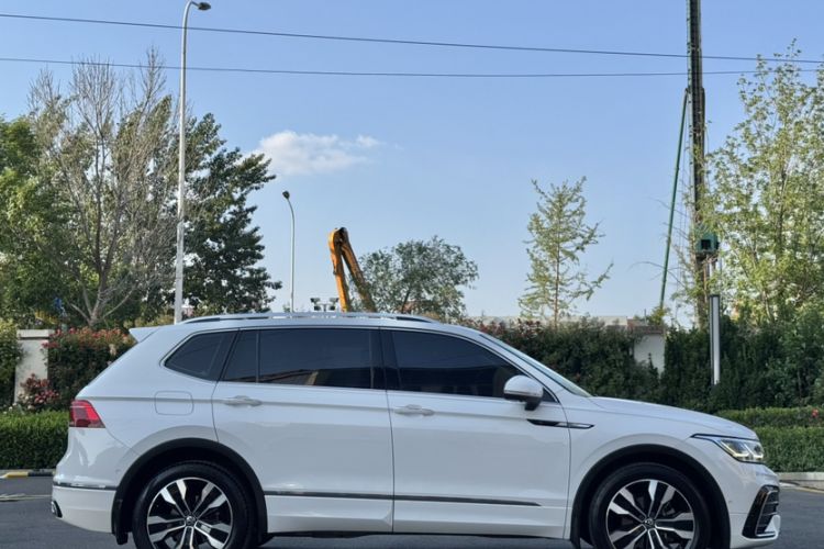 Used Volkswagen Tiguan L 2022 330TSI Automatic Two-Wheel Drive R-Line Flagship Edition Exterior 8