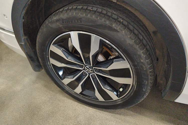 Used Volkswagen Tiguan L 2022 330TSI Automatic Two-Wheel Drive R-Line Enhanced Edition Exterior 8