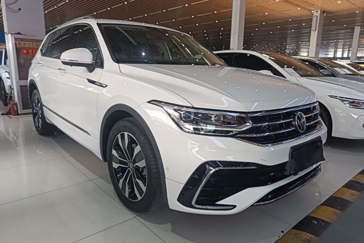 Used Volkswagen Tiguan L 2022 330TSI Automatic Two-Wheel Drive R-Line Enhanced Edition Front Right 45 Deg