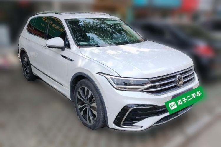 Used Volkswagen Tiguan L 2022 330TSI Automatic Two-Wheel Drive R-Line Enhanced Edition Front Right 45 Deg
