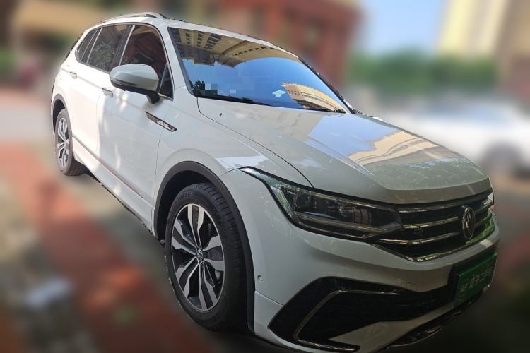 Used Volkswagen Tiguan L 2022 330TSI Automatic Two-Wheel Drive R-Line Enhanced Edition Front Right 45 Deg