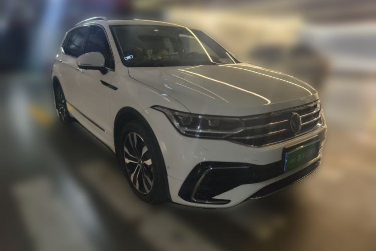 Used Volkswagen Tiguan L 2022 330TSI Automatic Two-Wheel Drive R-Line Enhanced Edition Front Right 45 Deg