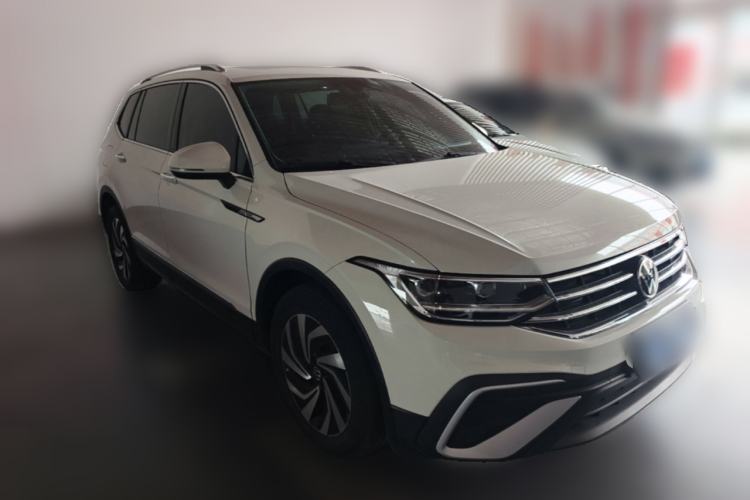 Used Volkswagen Tiguan L 2022 330TSI Automatic Two-Wheel Drive Smart Edition Front Right 45 Deg