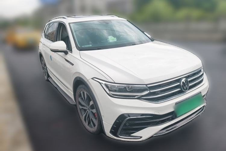 Used Volkswagen Tiguan L 2022 330TSI Automatic Two-Wheel Drive R-Line Enhanced Edition Front Right 45 Deg