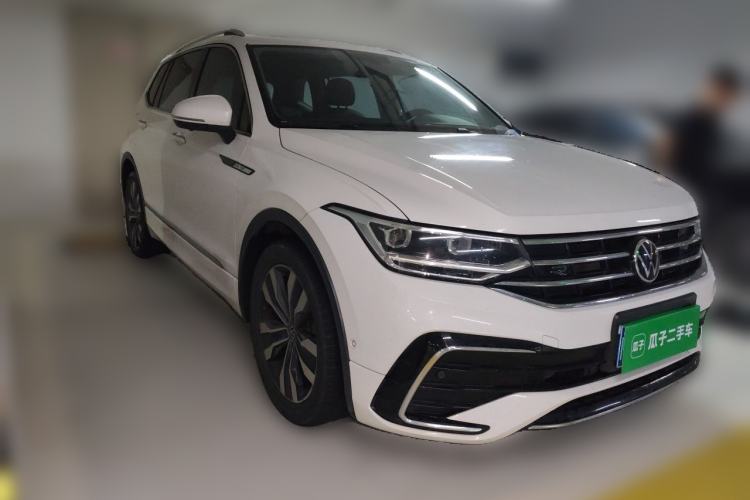 Used Volkswagen Tiguan L 2022 330TSI Automatic Two-Wheel Drive R-Line Enhanced Edition Front Right 45 Deg
