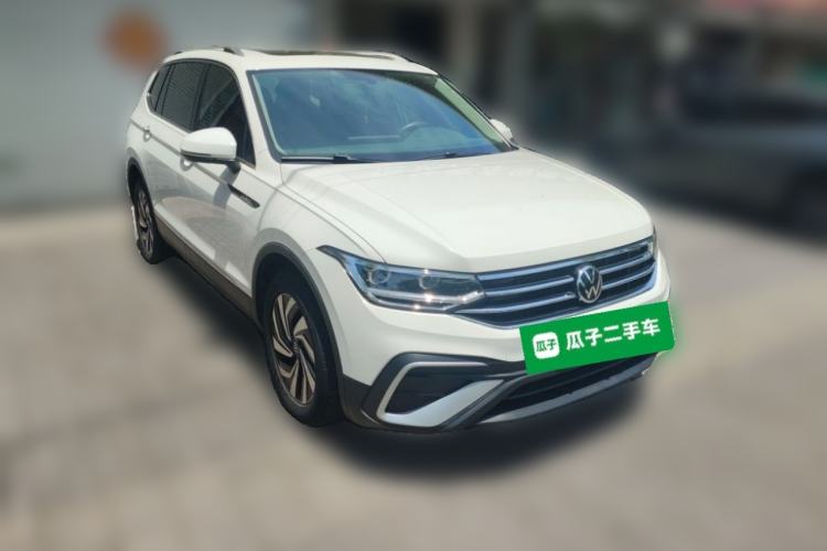 Used Volkswagen Tiguan L 2022 330TSI Automatic Two-Wheel Drive Smart Edition Front Right 45 Deg