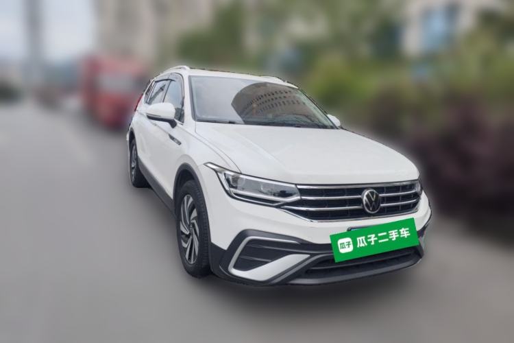 Used Volkswagen Tiguan L 2022 330TSI Automatic Two-Wheel Drive Smart Edition Front Right 45 Deg