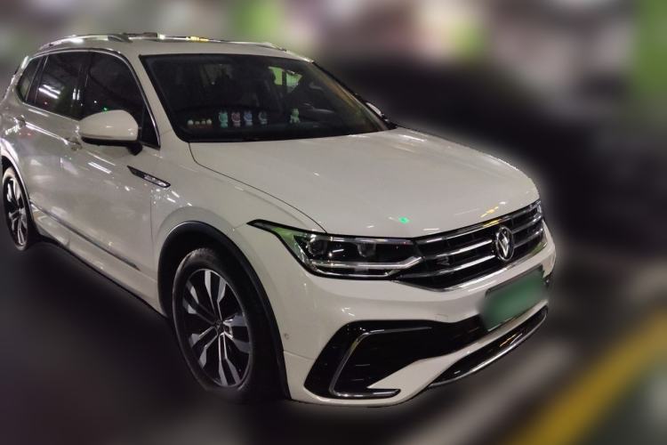 Used Volkswagen Tiguan L 2022 330TSI Automatic Two-Wheel Drive R-Line Enhanced Edition Front Right 45 Deg
