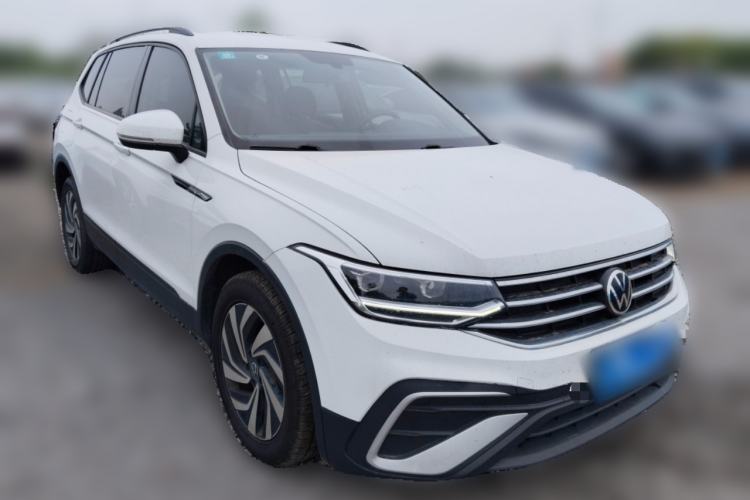 Used Volkswagen Tiguan L 2022 330TSI Automatic Two-Wheel Drive Comfort Edition Front Right 45 Deg