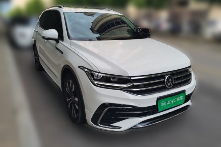Used Volkswagen Tiguan L 2022 330TSI Automatic Two-Wheel Drive R-Line Enhanced Edition Front Right 45 Deg