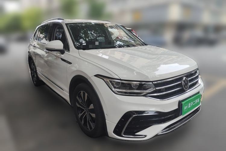 Used Volkswagen Tiguan L 2022 330TSI Automatic Two-Wheel Drive R-Line Enhanced Edition Front Right 45 Deg