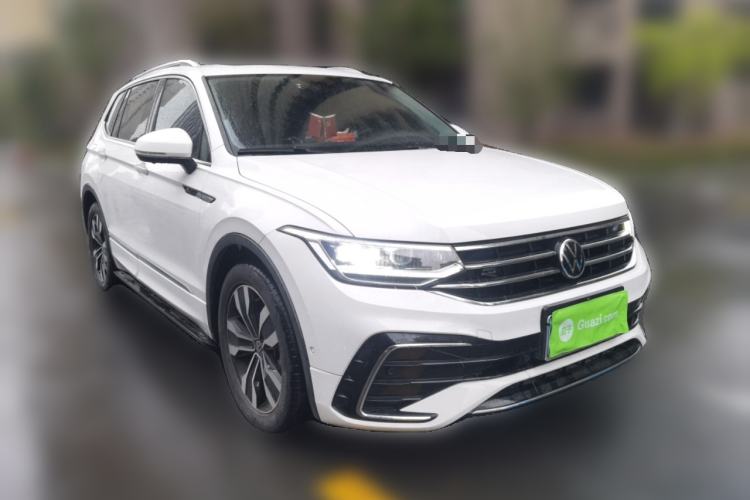 Used Volkswagen Tiguan L 2022 330TSI Automatic Two-Wheel Drive R-Line Enhanced Edition Front Right 45 Deg