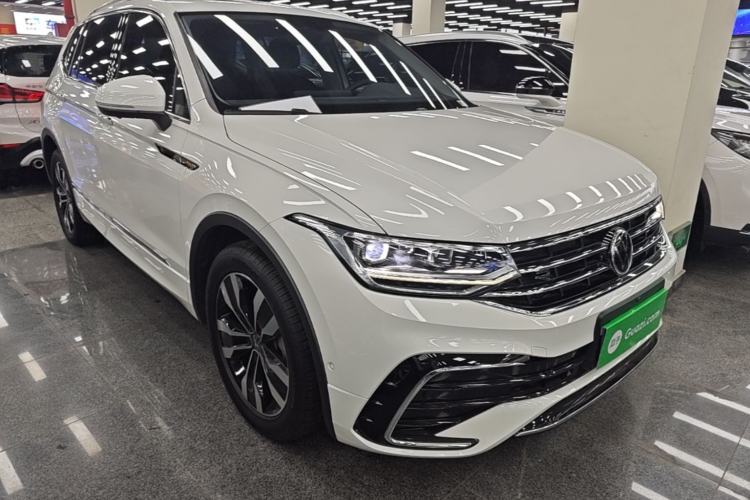 Used Volkswagen Tiguan L 2022 330TSI Automatic Two-Wheel Drive R-Line Enhanced Edition Front Right 45 Deg