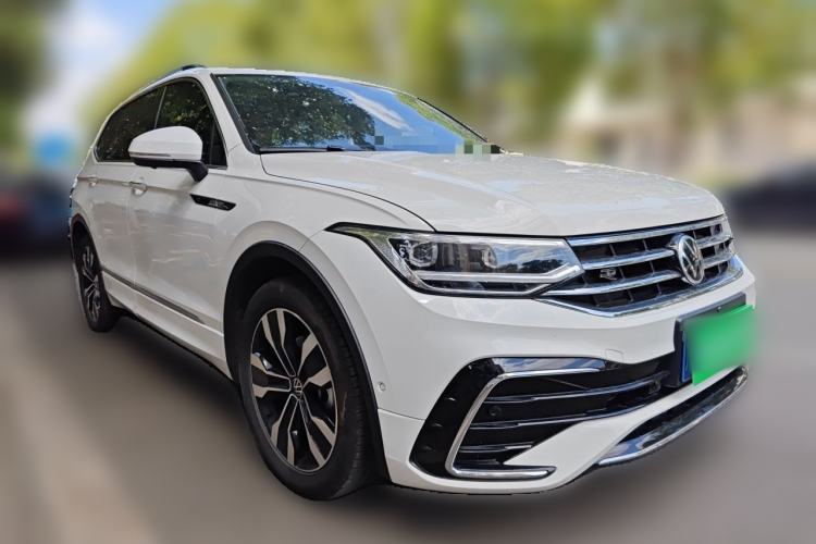 Used Volkswagen Tiguan L 2022 330TSI Automatic Two-Wheel Drive R-Line Enhanced Edition Front Right 45 Deg