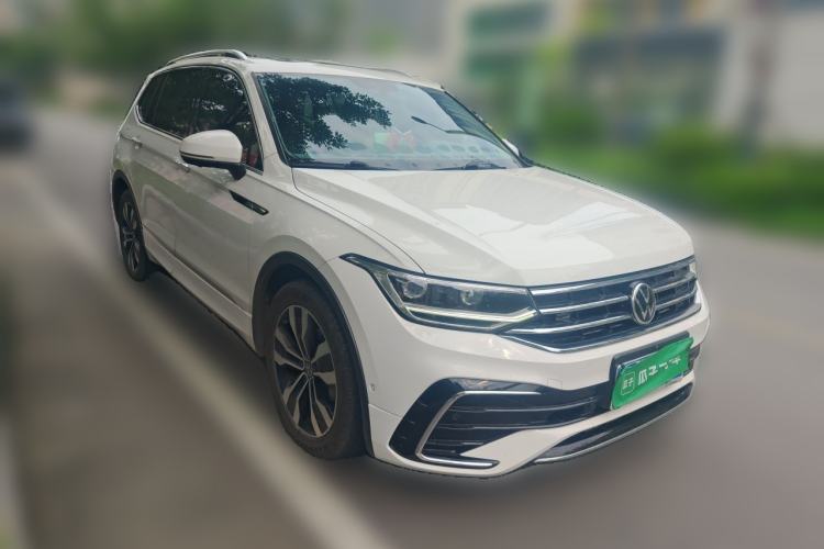 Used Volkswagen Tiguan L 2022 330TSI Automatic Two-Wheel Drive R-Line Enhanced Edition Front Right 45 Deg