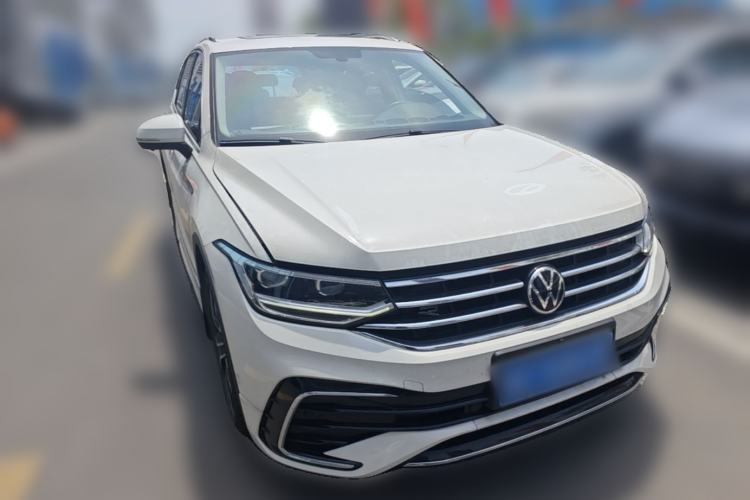 Used Volkswagen Tiguan L 2022 330TSI Automatic Two-Wheel Drive R-Line Enhanced Edition Front Right 45 Deg