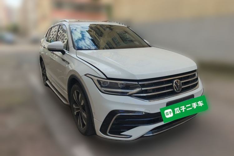 Used Volkswagen Tiguan L 2022 330TSI Automatic Two-Wheel Drive R-Line Enhanced Edition Front Right 45 Deg