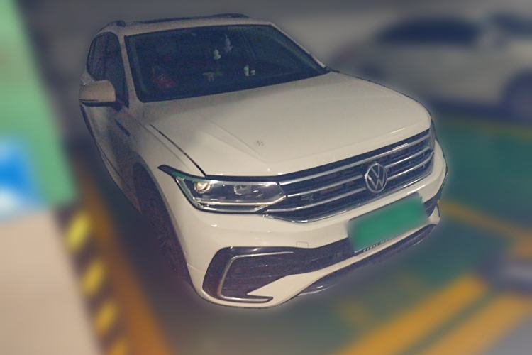 Used Volkswagen Tiguan L 2022 330TSI Automatic Two-Wheel Drive R-Line Enhanced Edition Front Right 45 Deg
