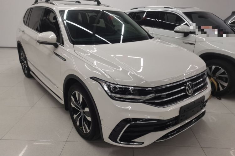 Used Volkswagen Tiguan L 2022 330TSI Automatic Two-Wheel Drive R-Line Enhanced Edition Front Right 45 Deg