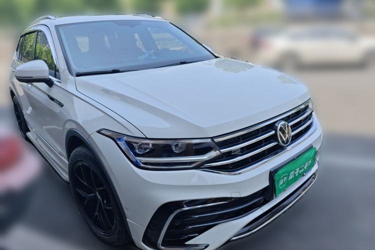 Used Volkswagen Tiguan L 2022 330TSI Automatic Two-Wheel Drive R-Line Enhanced Edition Front Right 45 Deg