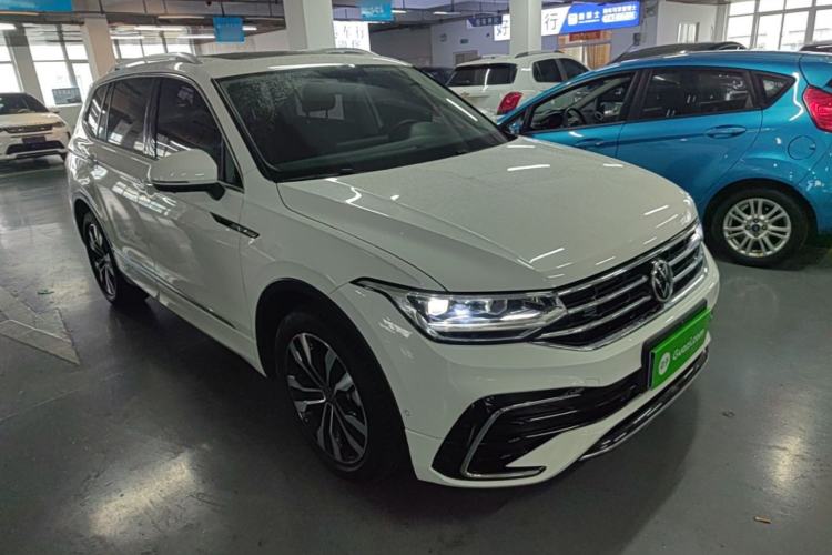 Used Volkswagen Tiguan L 2022 330TSI Automatic Two-Wheel Drive R-Line Enhanced Edition Front Right 45 Deg