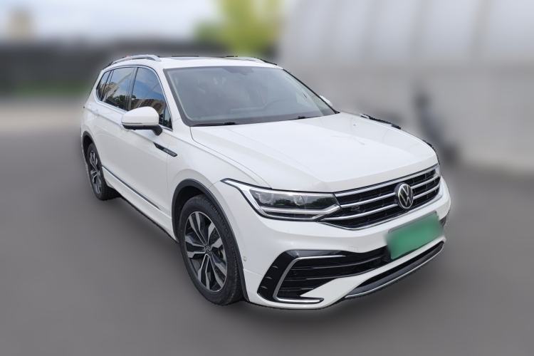 Used Volkswagen Tiguan L 2022 330TSI Automatic Two-Wheel Drive R-Line Enhanced Edition Front Right 45 Deg