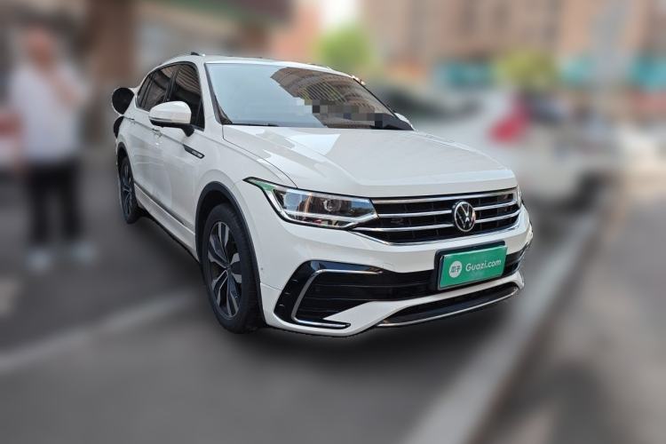 Used Volkswagen Tiguan L 2022 330TSI Automatic Two-Wheel Drive R-Line Enhanced Edition Front Right 45 Deg