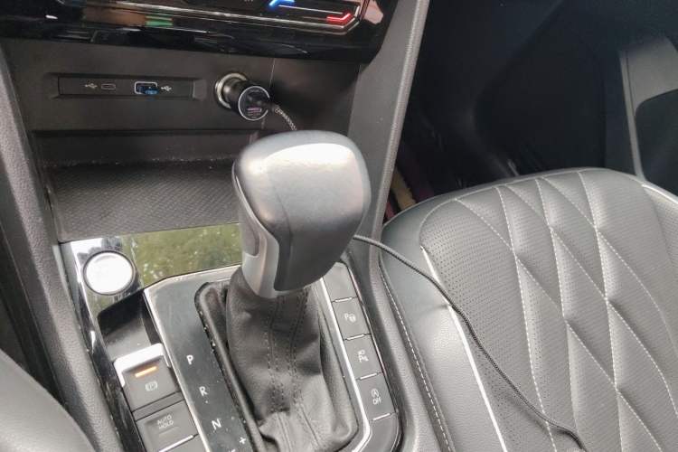 Used Volkswagen Tiguan L 2022 330TSI Automatic Two-Wheel Drive R-Line Enhanced Edition Gear Lever