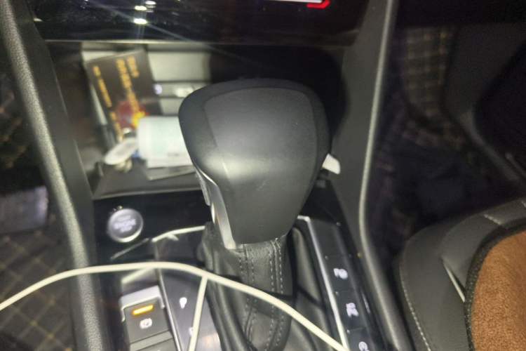 Used Volkswagen Tiguan L 2022 330TSI Automatic Two-Wheel Drive R-Line Enhanced Edition Gear Lever