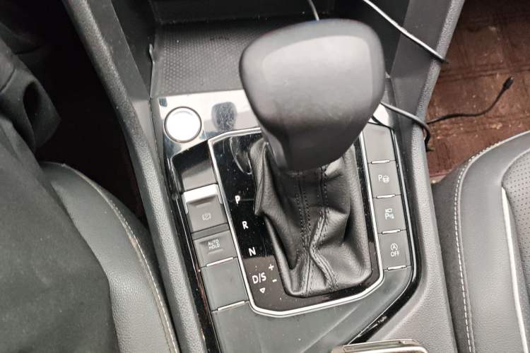 Used Volkswagen Tiguan L 2022 330TSI Automatic Two-Wheel Drive R-Line Enhanced Edition Gear Lever