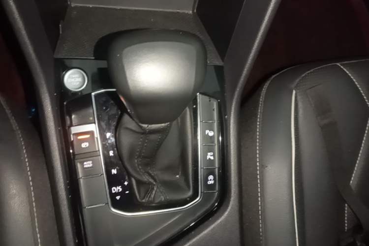 Used Volkswagen Tiguan L 2022 330TSI Automatic Two-Wheel Drive R-Line Enhanced Edition Gear Lever