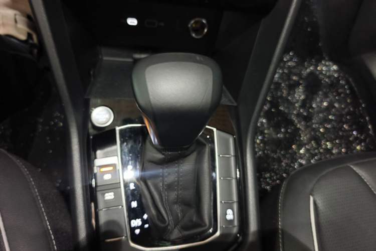 Used Volkswagen Tiguan L 2022 330TSI Automatic Two-Wheel Drive Smart Edition Gear Lever