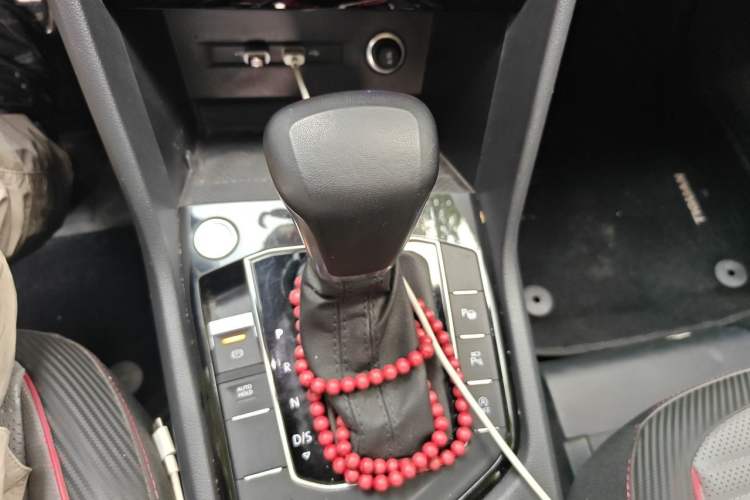 Used Volkswagen Tiguan L 2022 330TSI Automatic Two-Wheel Drive R-Line Flagship Edition Gear Lever