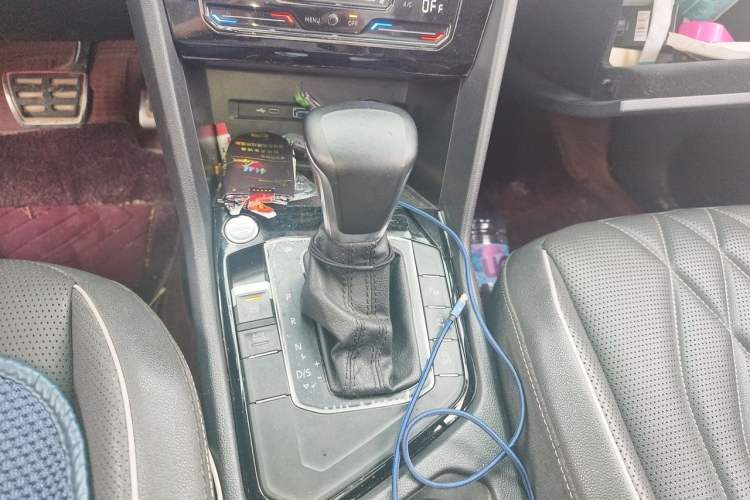 Used Volkswagen Tiguan L 2022 330TSI Automatic Two-Wheel Drive R-Line Enhanced Edition Gear Lever