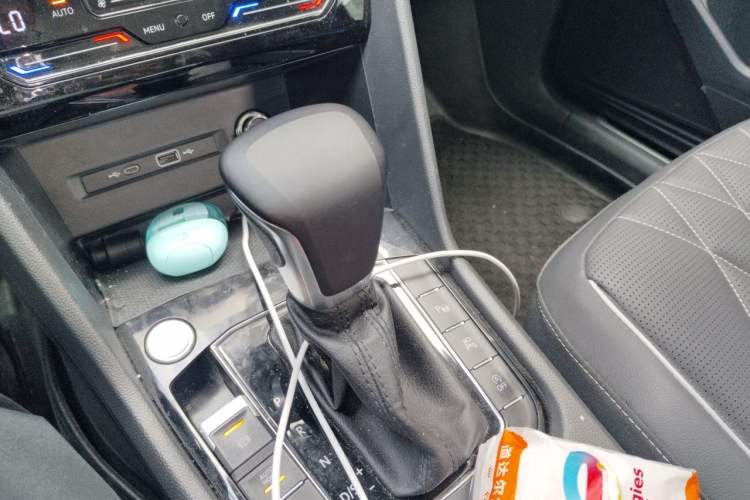 Used Volkswagen Tiguan L 2022 330TSI Automatic Two-Wheel Drive R-Line Enhanced Edition Gear Lever