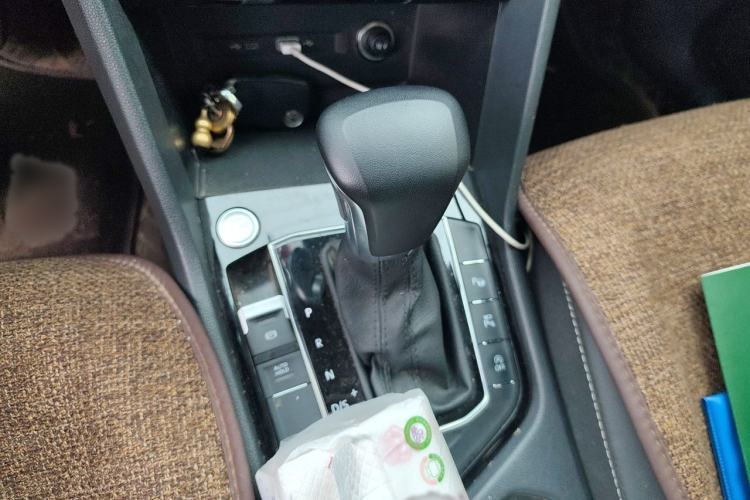 Used Volkswagen Tiguan L 2022 330TSI Automatic Two-Wheel Drive R-Line Enhanced Edition Gear Lever