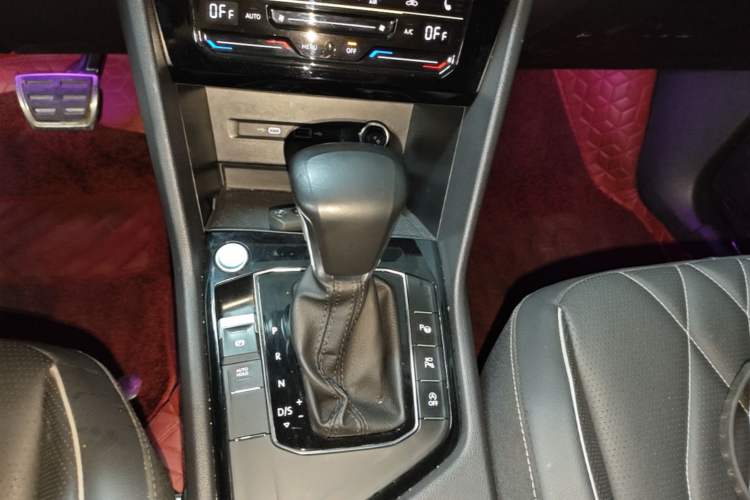 Used Volkswagen Tiguan L 2022 330TSI Automatic Two-Wheel Drive R-Line Enhanced Edition Gear Lever