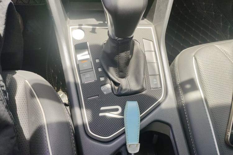 Used Volkswagen Tiguan L 2022 330TSI Automatic Two-Wheel Drive Smart Edition Gear Lever